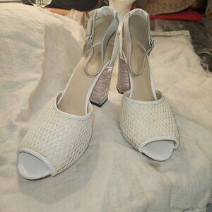 Joanne Stoker "apartment building" Lucite heels white mesh open-toe shoes sz 39